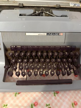 Máquina de escribir Olivetti LINEA 88