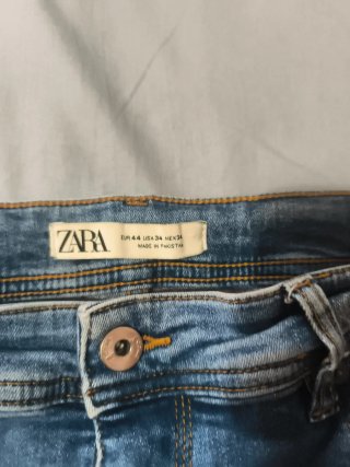 Pantalón corto Zara denim desgastado