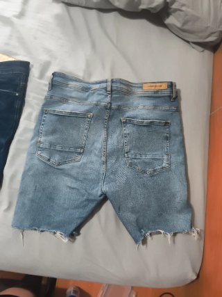 Pantalón corto Zara denim desgastado