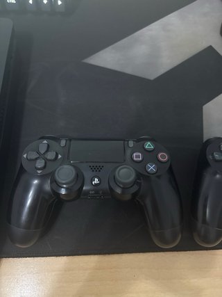 Consola PS4 Slim 1TB Negra +2 mandos y juegos