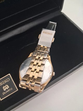 Reloj Seiko Quartz Solar Dorado