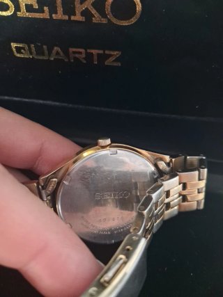 Reloj Seiko Quartz Solar Dorado