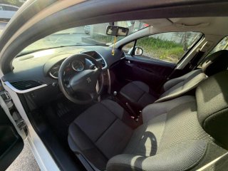 Peugeot 207 2011