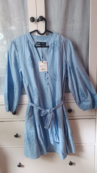 Vestido corto bordado Zara Talla M
