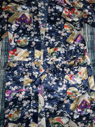 Bata de satén con estampado floral talla L