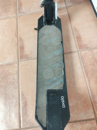 Patinete Oxelo azul y negro