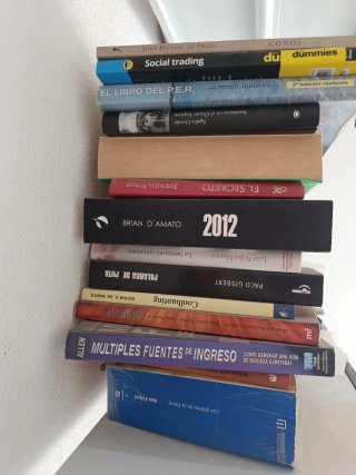 Lote de Libros Variados (Finanzas, Novela, Autoay.
