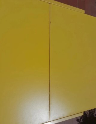 Mesa auxiliar amarilla Ikea