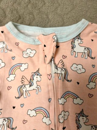 Ninho de bebé com unicórnios, novo