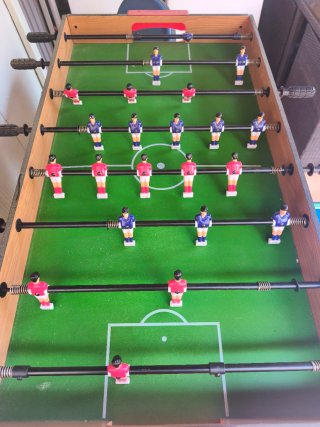 Mesa de billar, futbolín, ping-pong..