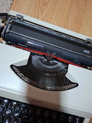 Máquina de escribir Royal 202...esta perfecta