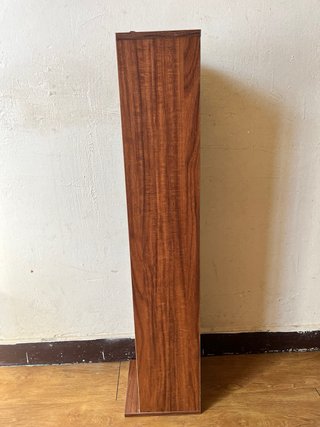 Mesita de noche de madera