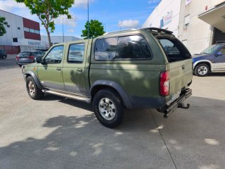 Nissan Navara 2000