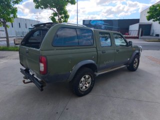 Nissan Navara 2000