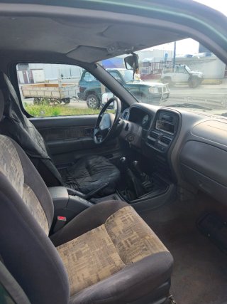 Nissan Navara 2000