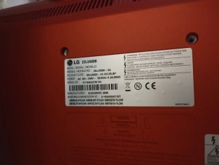 Televisor LG 22 Blanco y Naranja