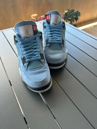 Jordan 4 University Blue