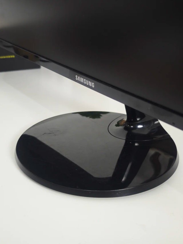 Monitor Samsung 24"