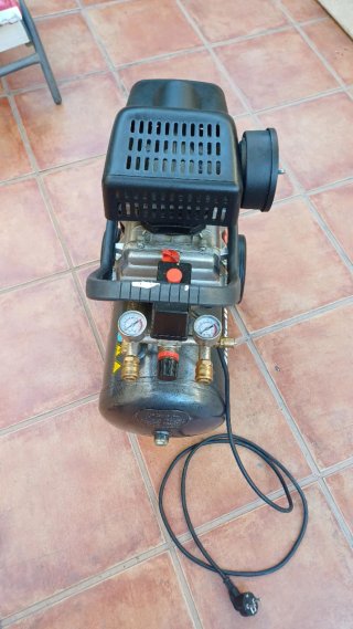 Compresor Einhell EURO 8/24