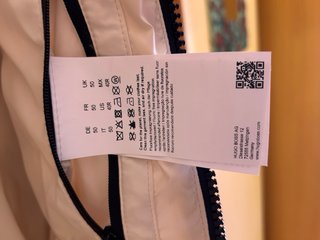 Chaleco Hugo Boss Beige y Negro