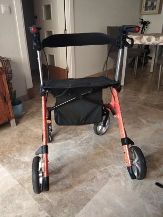 Andador 4 ruedas SPACE LX naranja