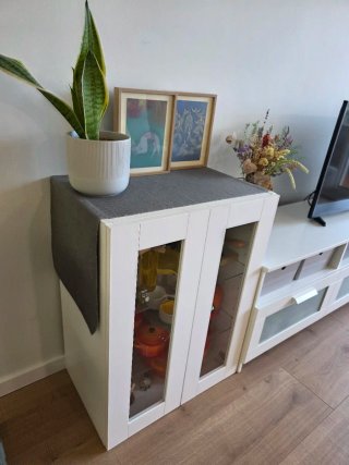Mueble vitrina comedor blanco y cristal
