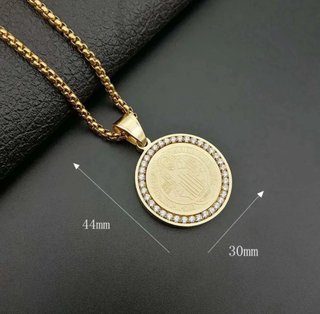 Collar Medalla San Benito color oro unisex