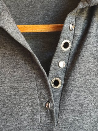 Camiseta gris manga larga