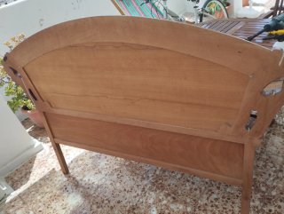Cabecero de madera maciza tallado