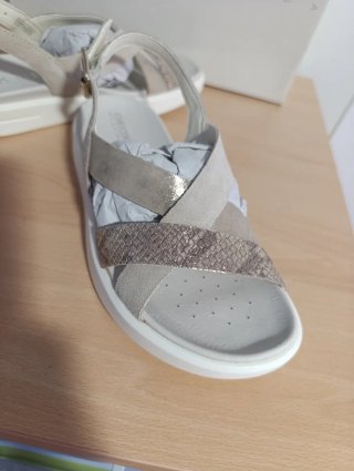 Sandalias Geox Mujer Talla 35 Beige/Oro Nuevas