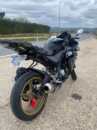Yamaha YZF R125 2011 Negra Se vende en septiembre