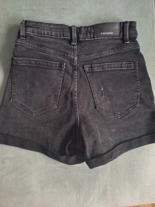 Pantalón corto vaquero negro