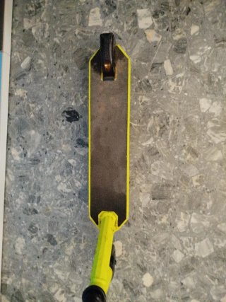 Patinete Decathlon Amarillo