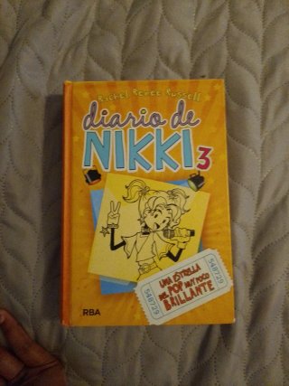 Diario de Nikki 3 Una estrella del pop muy poco...