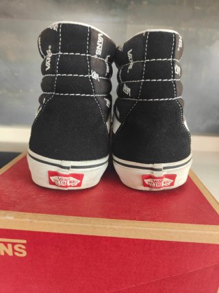 Zapatillas Vans Sk8-Hi Negras con Logo