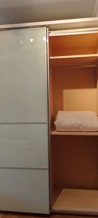 Armario, cómoda y 2 mesillas