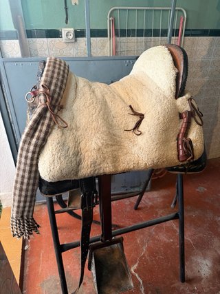 Montura vaquera centeno de Acosta 600€