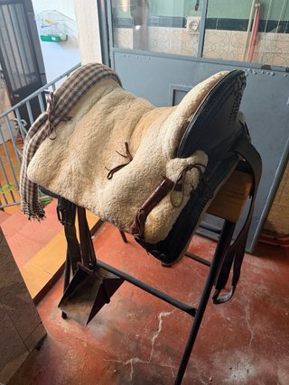 Montura vaquera centeno de Acosta 600€