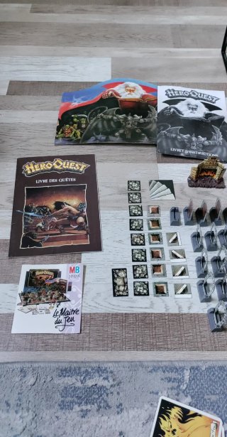 Juego HeroQuest Francés MB Casi Completo