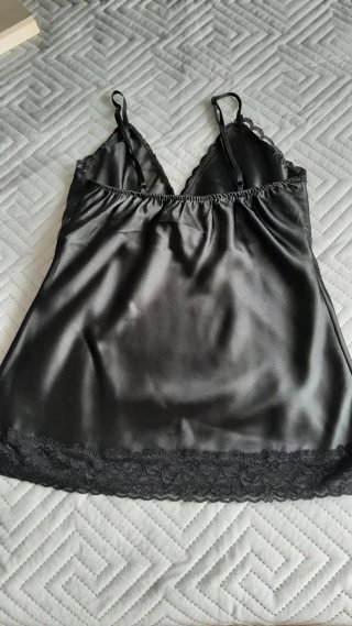 Top nero con pizzo