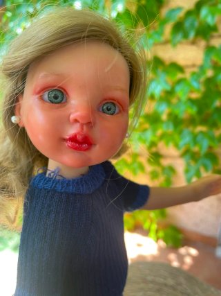 Muñeca Paola Reina customizada
