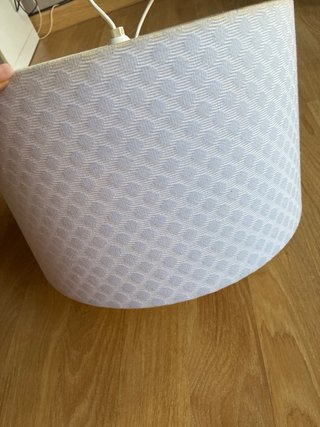 Lámpara infantil tela gris y blanca