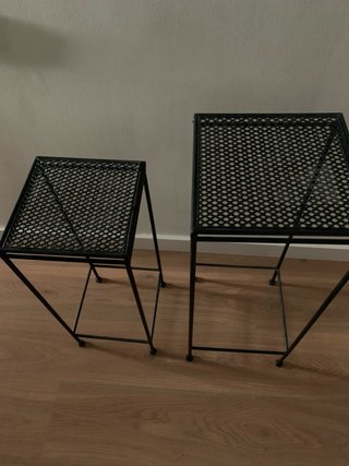 2 Pedestales Negros Metálicos