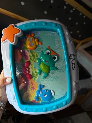 Pantalla monitor bebé pecera Einstein luces