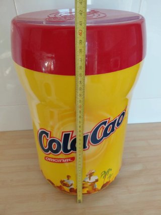 Bote ColaCao gigante