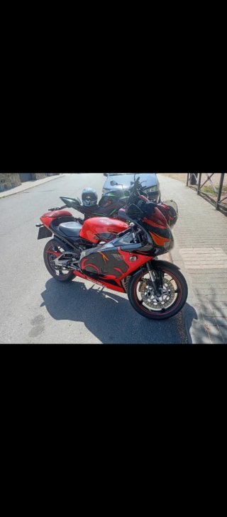 Aprilia RS 125 Sportbike Roja y Negra