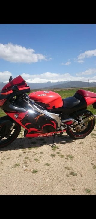 Aprilia RS 125 Sportbike Roja y Negra