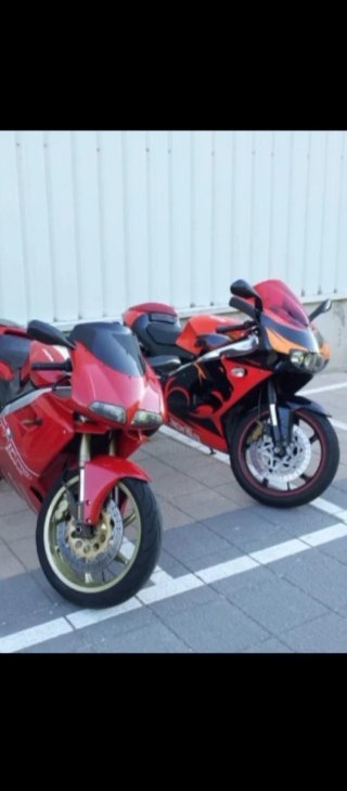 Aprilia RS 125 Sportbike Roja y Negra