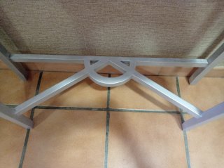 Mueble recibidor lacado plateado