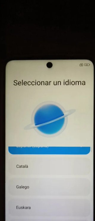 Móvil Redmi Note 9S con funda roja